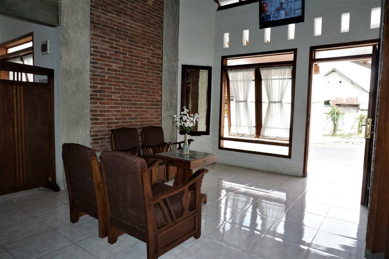 Brb Guesthouse Banyuwangi  Exterior photo